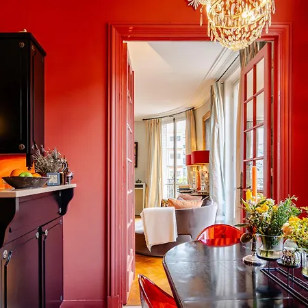 Veeve - Vermilion Splendour Apartment Paris
