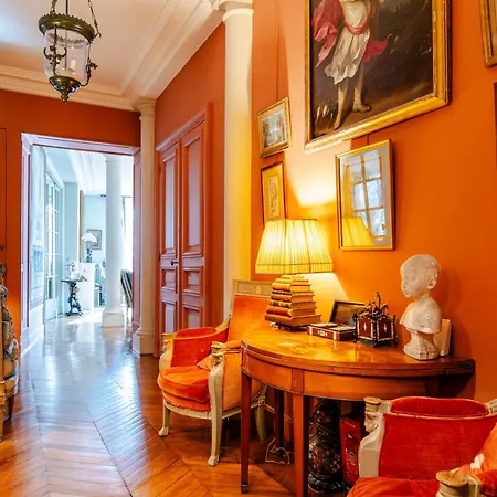 Veeve - Vermilion Splendour Apartment *
