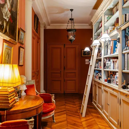 Apartment Veeve - Vermilion Splendour